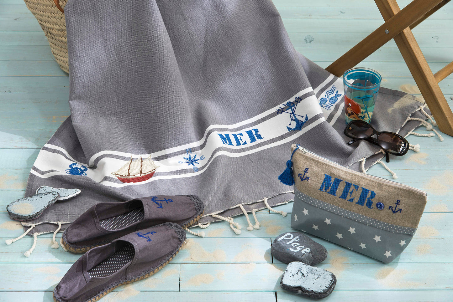 Chart: Fouta, toiletry bag and espadrilles by the sea, Cross Stitch Creation