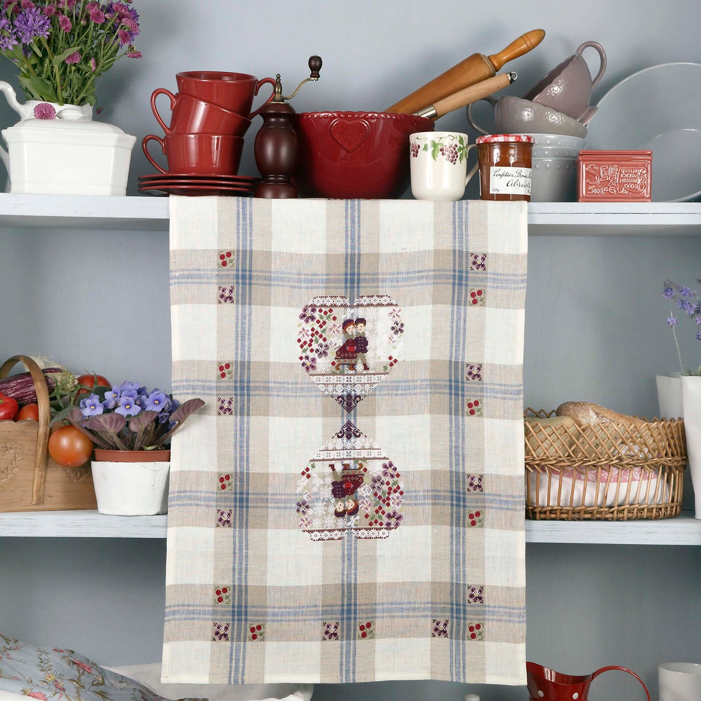 Grille de point de croix personnages hivernaux pour torchon de cuisine. Sur lin 11 fils ou Aïda 5,5 pts. Imprimée avec symboles et couleur DMC sur 6 pages.