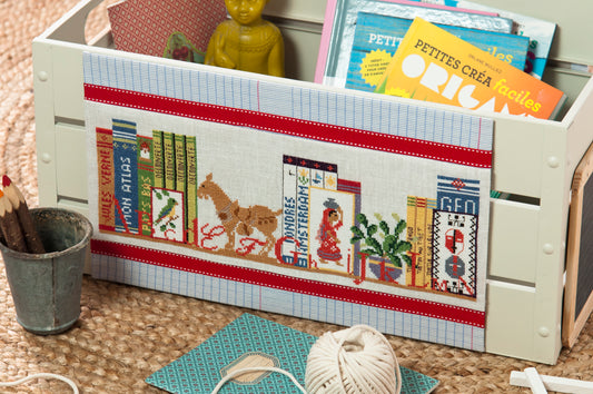 Grille broderie point de croix : bibliotheque enfants a broder sur lin blanc. Rangement livres et ardoises, DMC, 6 pages.