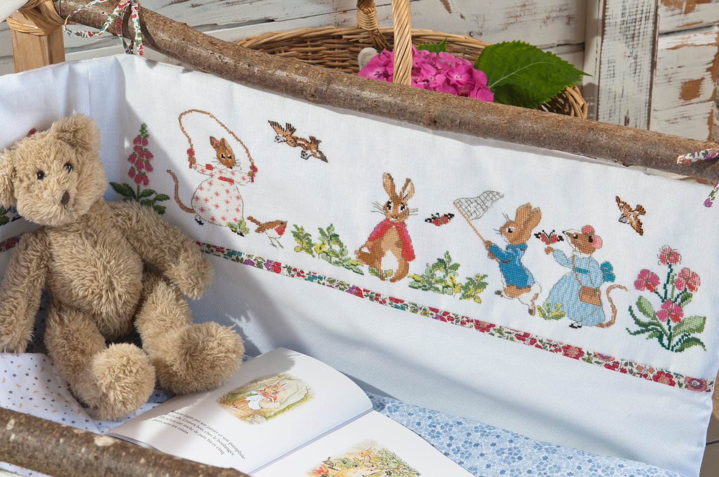 Grille_broderie_Tour_de_lit_Pierrot_Lapin_Creation_Point_de_croix_