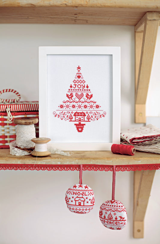 2 grilles de point de croix Joyeux Noël : boules et sapin scandinaves sur lin 11 fils blanc. Références DMC sur 4 pages.