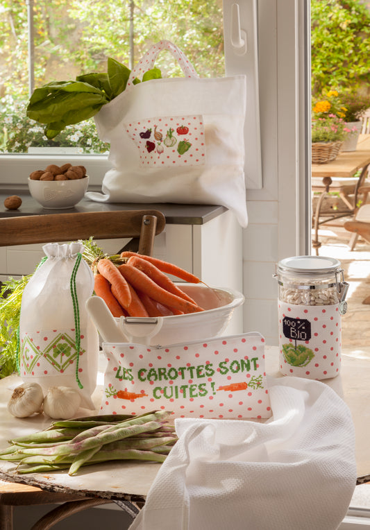 5 grilles de broderie point de croix sur le thème du potager, à broder sur Aïda ou lin. Imprimées avec symboles et couleurs DMC sur 6 pages.