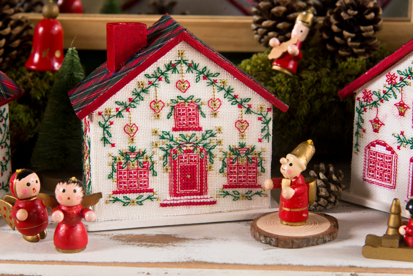 Grille : Maisons de Noël brodées, Création Point de Croix