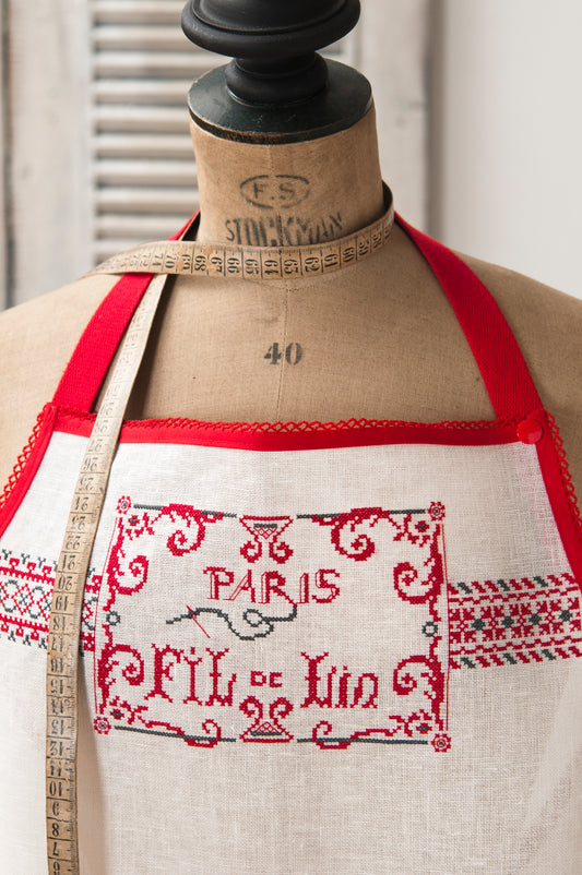 Grille :  Un tablier, Création Point de Croix