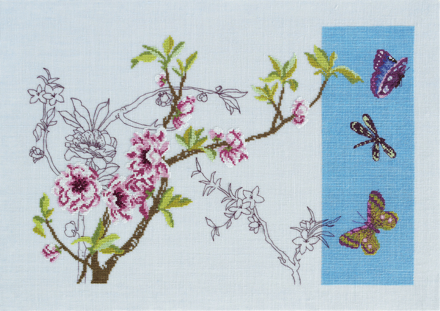 Grille de point de croix Effet Papillon – papillons et libellules brodés sur branche fleurie, tons rose, mauve et vert, 180×140 pt, environ 32,7×25,5 cm, sur lin blanc 11 fils/cm, Création Point de Croix