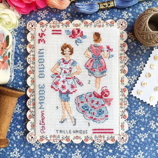 Grille de broderie point de croix : motifs cuisine à encadrer (Monique, Bordeaux, Rose bleue, Cerises). Imprimé couleur (Réf. DMC) sur 6 pages. Création Les Brodeuses Parisiennes.