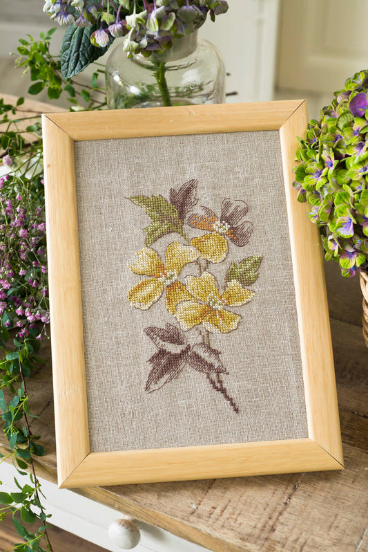 Grille de broderie point de croix : Fleurs de printemps jaune. 94x57 points, 4 pages, couleurs DMC. Lin bis.
