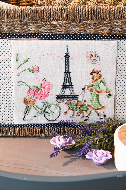Grille de broderie point de croix : la panière « Un jour à Paris », 120x124 points sur 6 pages. Motif parisien chic. Symboles et couleurs DMC.