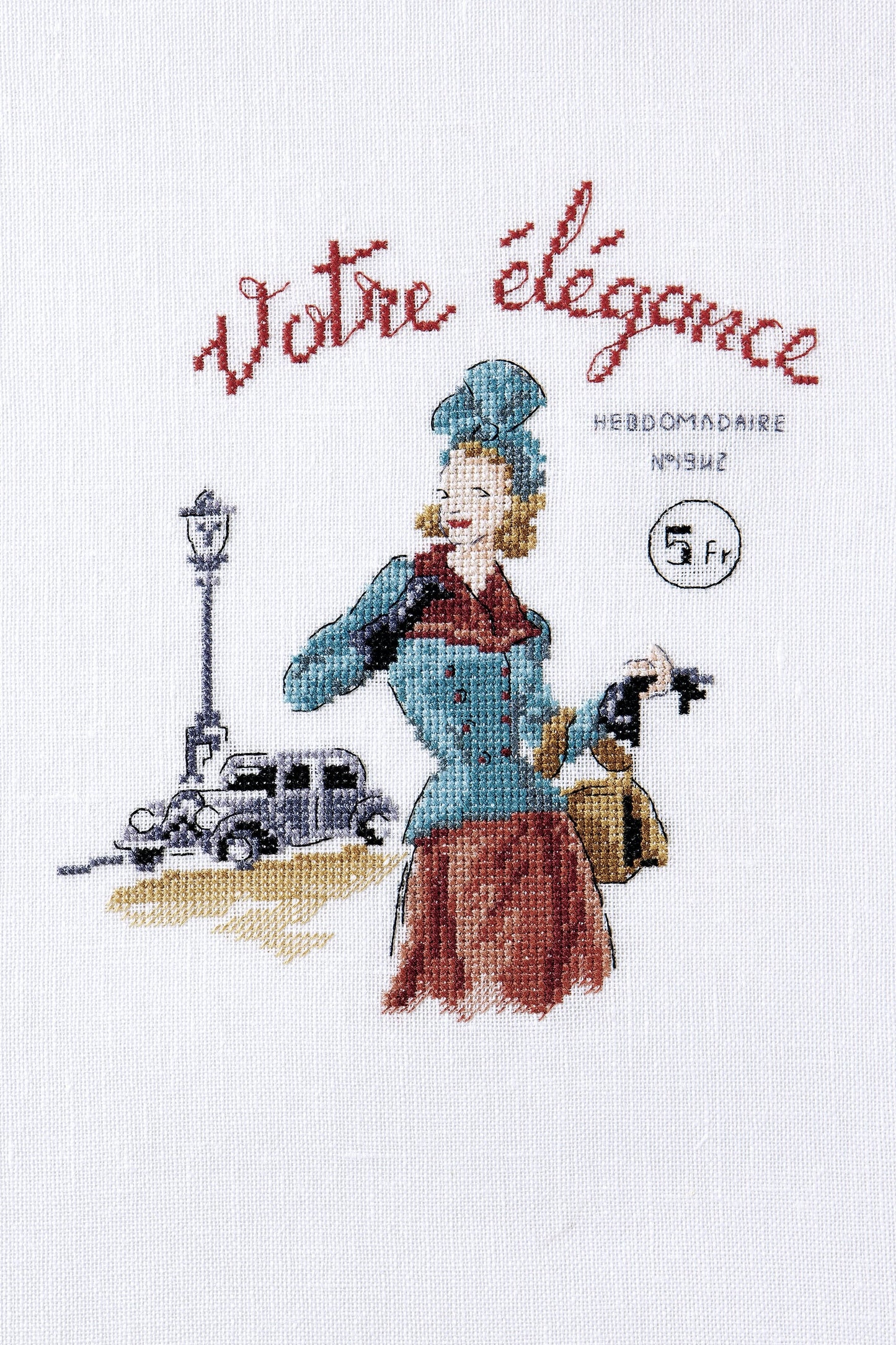 Grille de point de croix Les échos de la mode : magazines de mode sur lin 11 fils blanc. 115 x 103 points. Références DMC sur 4 pages.