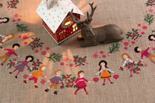 Grille : Nappe de Noël « Les petits personnages », Création Point de Croix