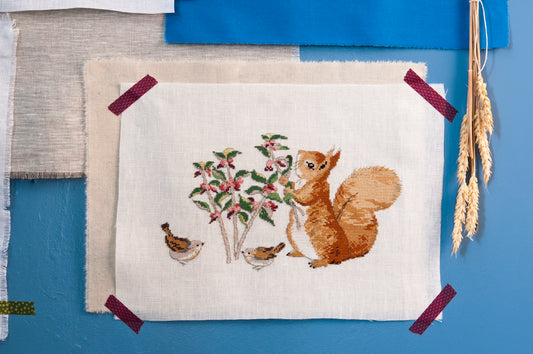 Grille point de croix Noisette l'écureuil et Pierrot-Lapin dans les bois – Motif broderie conte enfant, Création Point de Croix