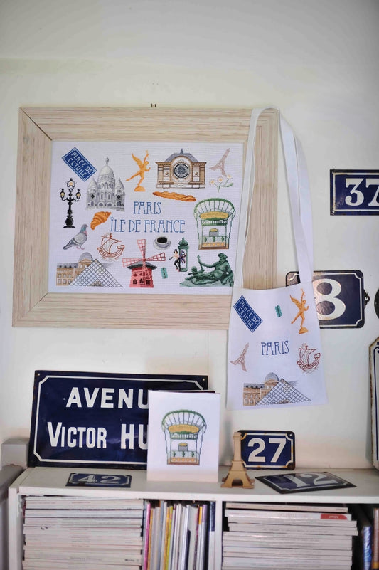 Grille de broderie au point de croix : Paris, l'élégance au point de croix, monuments et art de vivre parisien. 8 pages avec symboles et références DMC. À broder sur lin ou Aïda.