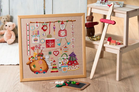 Grille point de croix Parmi les jouets – Calendrier de l'Avent 24 jouets brodé sur toile de lin naturel, tableau de Noël à encadrer, Création Point de Croix
