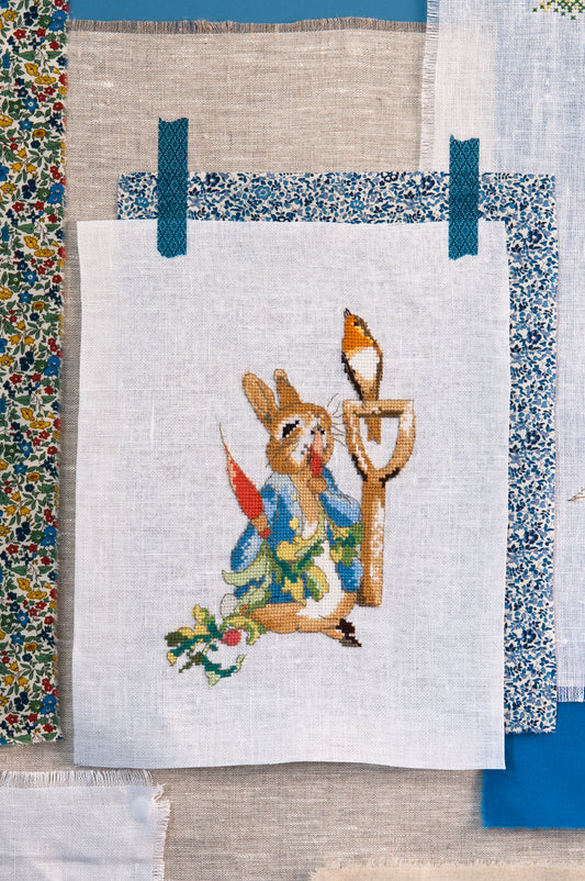Grille point de croix Pierrot-Lapin et les légumes du potager – Motif broderie Beatrix Potter, Création Point de Croix