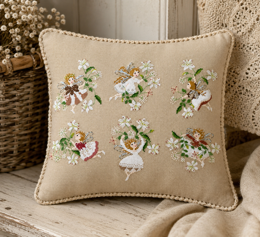 Grille broderie point de croix Petites fées : petites fées, fleurs et feuillages en tons doux. 228×154 pts, coussin poétique à broder sur toile bis ou de couleur.