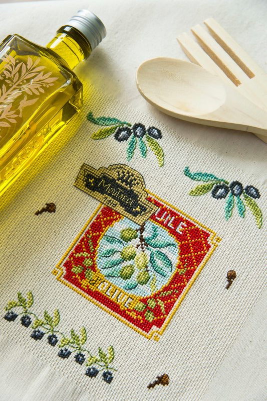 Grille de broderie point de croix : torchon Huile d'olive, épices & condiments, style provençal. 6 pages, couleurs DMC. Aïda ivoire.
