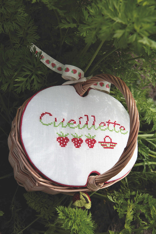Grille : Cueillette des fraises, Création Point de Croix