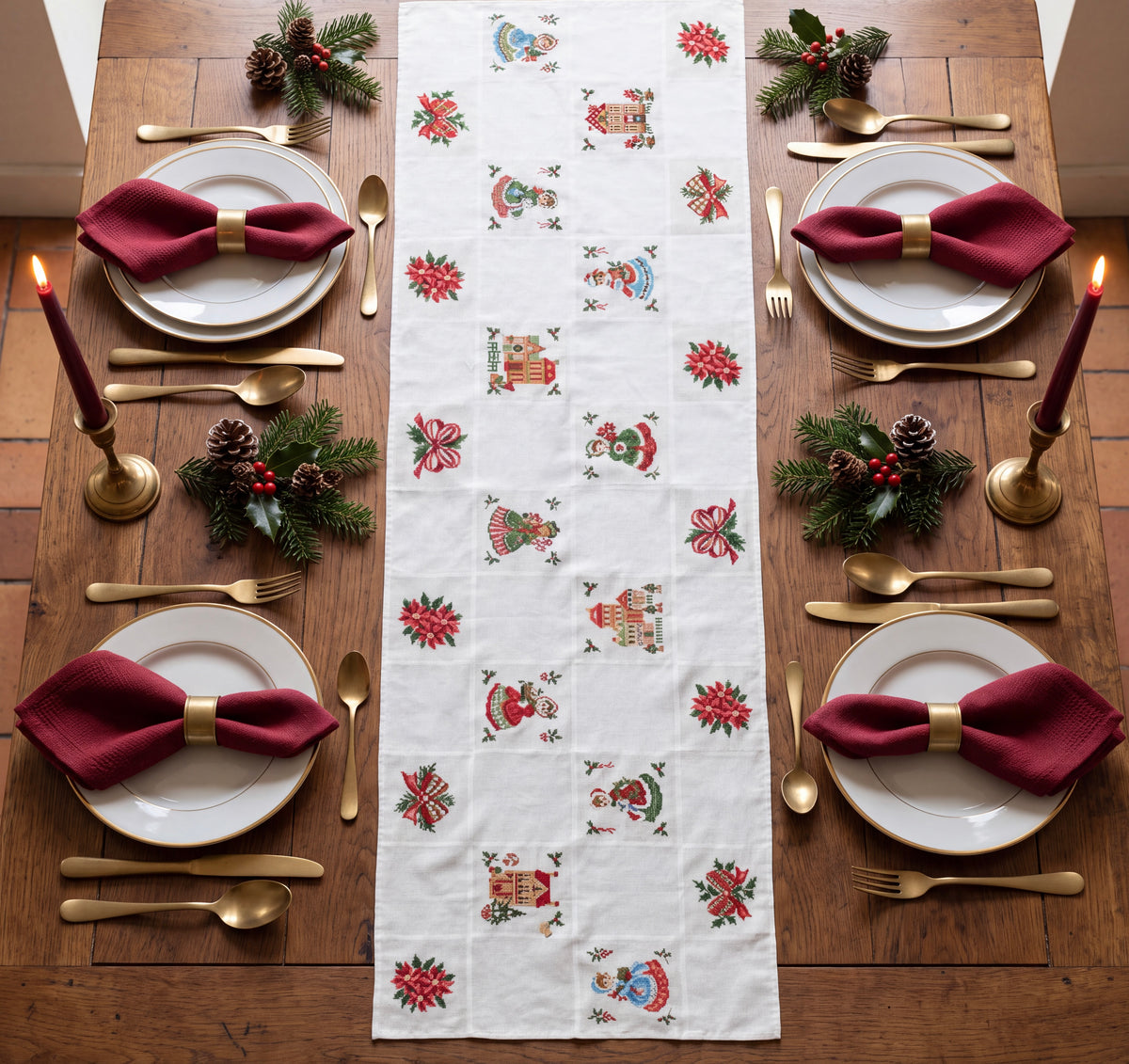 Brodez « Les Noëls de notre enfance » : motifs rétro de Noël pour chemin de table sur Aïda 5,5 points/cm. Petits motifs de 65 × 65 points en moyenne.